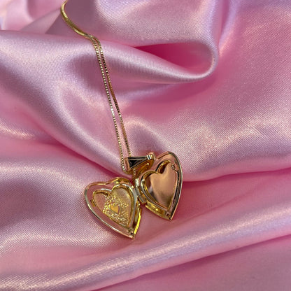 LOCKET NECKLACE